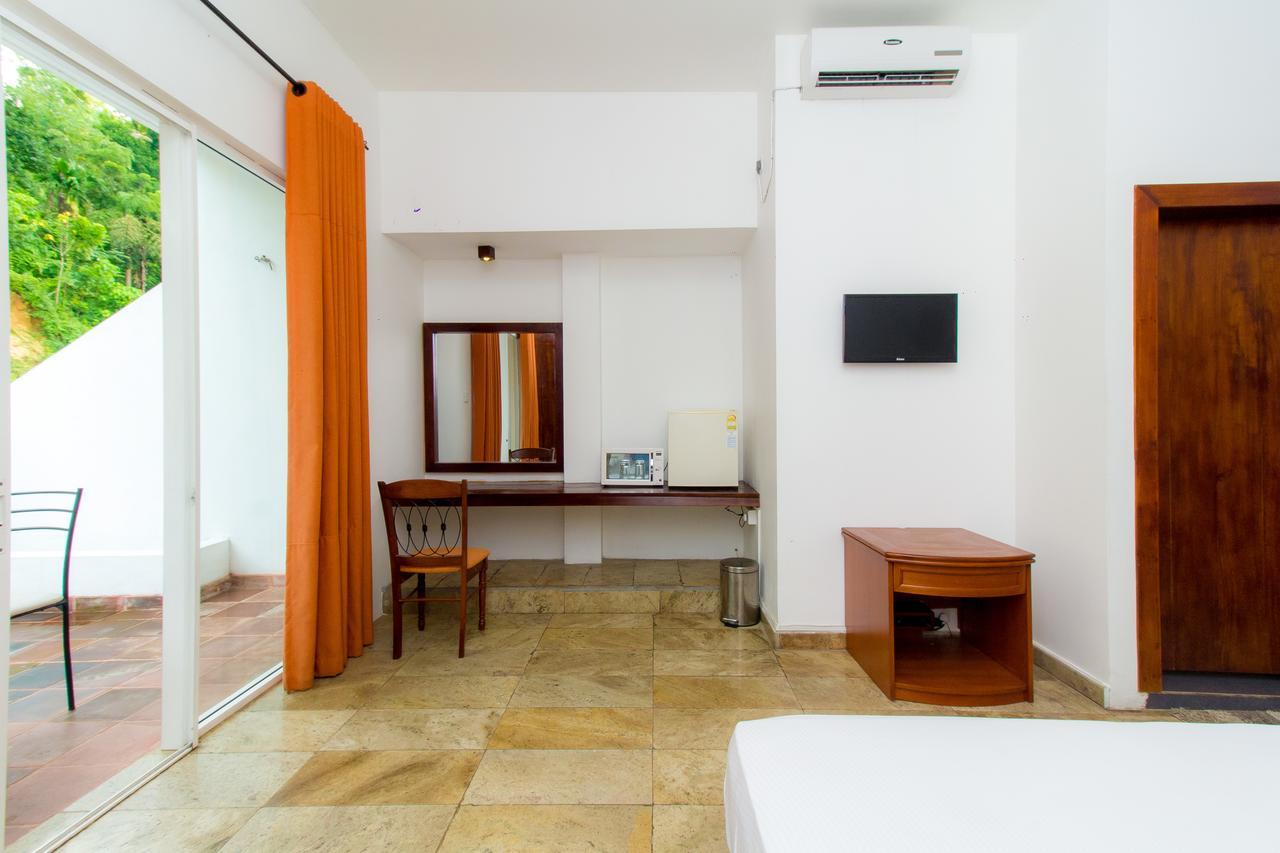Sleek Hotel Kegalle Exterior photo